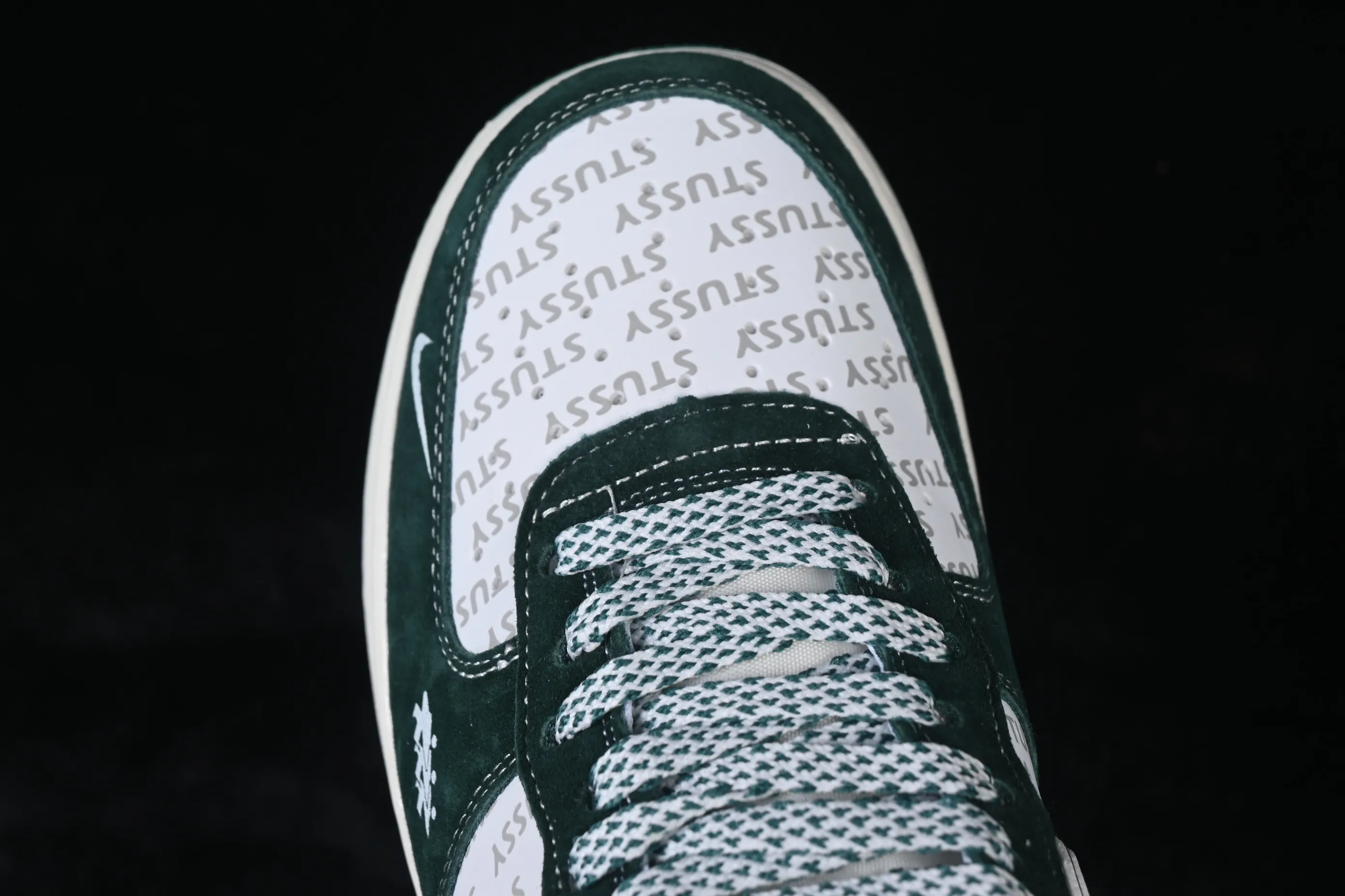 All categories Nk Air Force 1 Air Force series Nk Air Force 1 Low Air Force low-top Nike Air Force 1'07 Low Stussy co-branded dark green Air Force 1 low-top casual sneakers SY1388-023